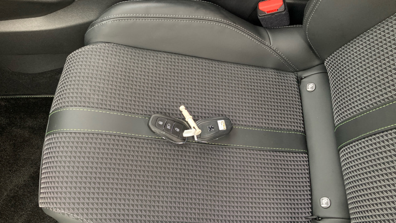 Peugeot 208 1.2 PureTech 100 GT Line 5dr EAT8 Petrol Hatchback